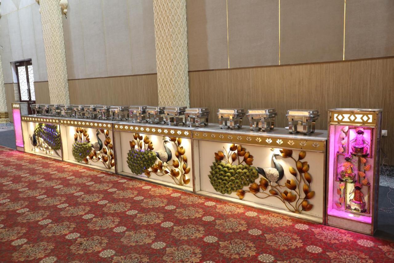 Gadiraju Palace Convention Centre & Hotel Визакхапатнам Екстериор снимка