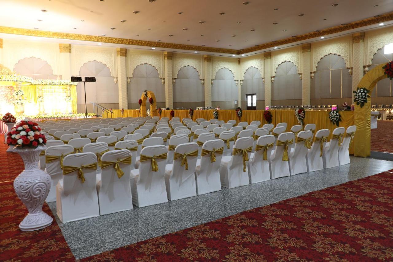 Gadiraju Palace Convention Centre & Hotel Визакхапатнам Екстериор снимка